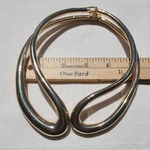 Gold  Thick Sculptural Hinged Necklace - Choker Unbranded